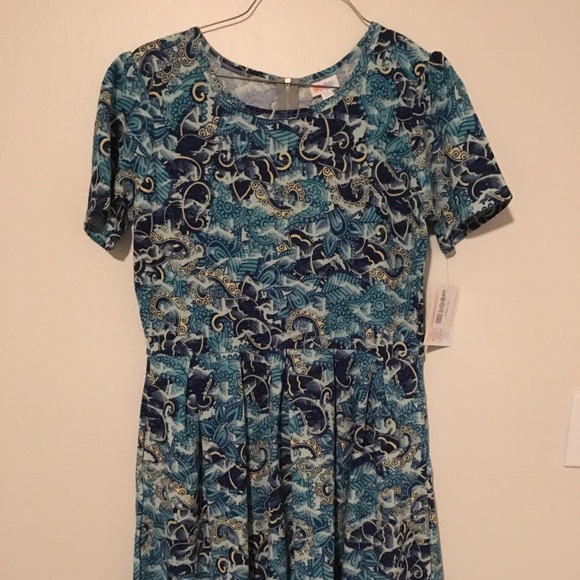 LuLaRoe Dresses & Skirts - Lularoe Amelia 2XL dress NWT